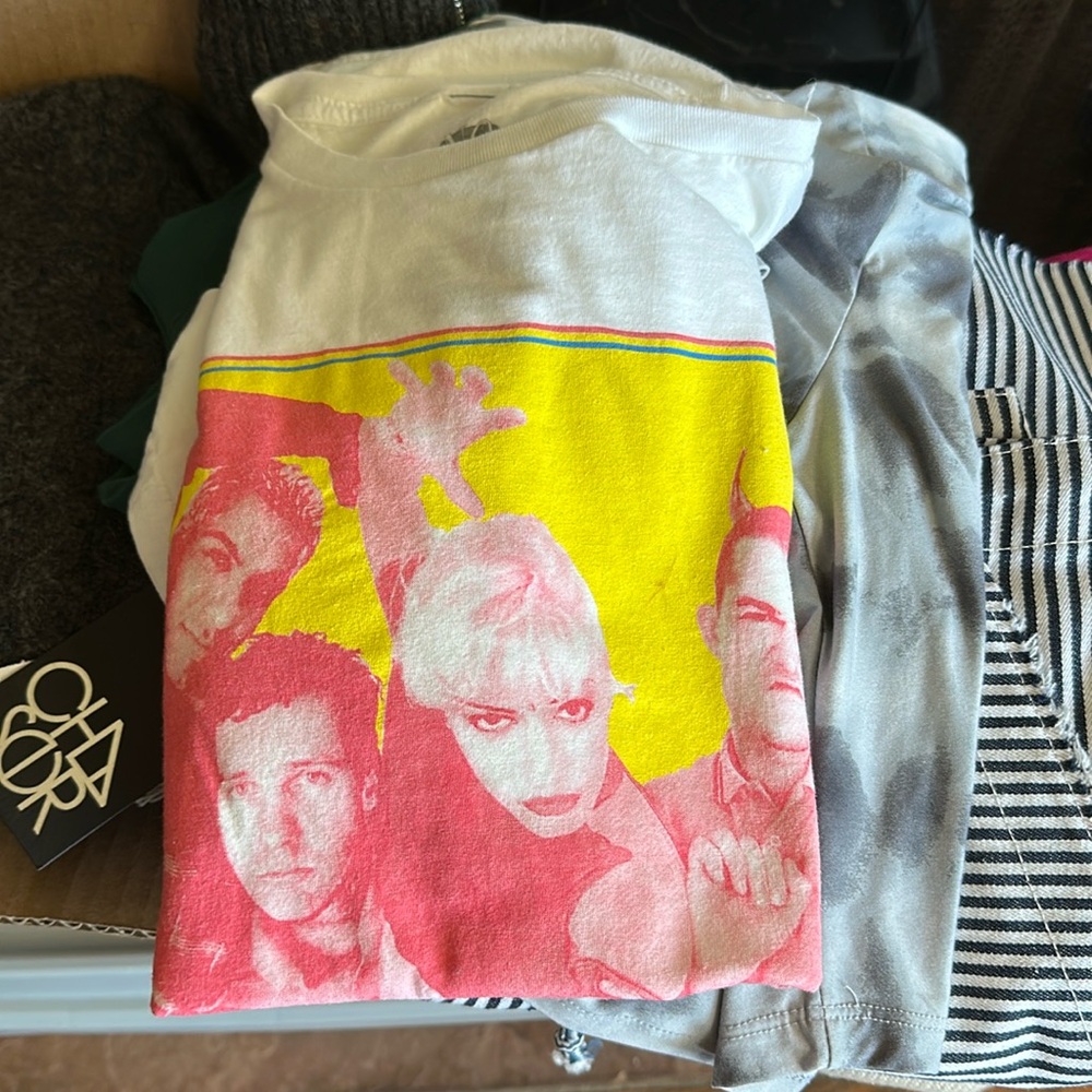 Graphic Band Tee - NO DOUBT White with Pink & Yellow Print M